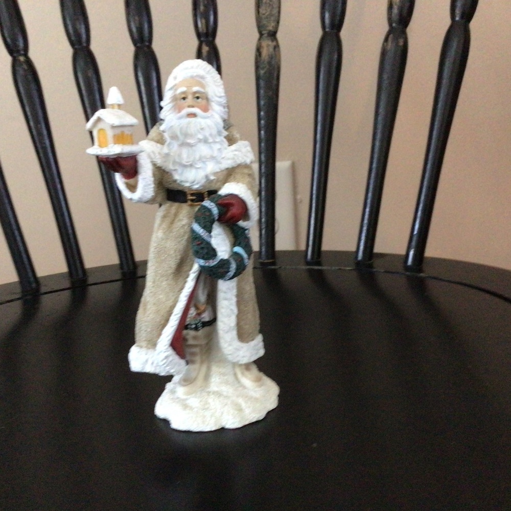 Pipka Reflections of Christmas Peacemaker